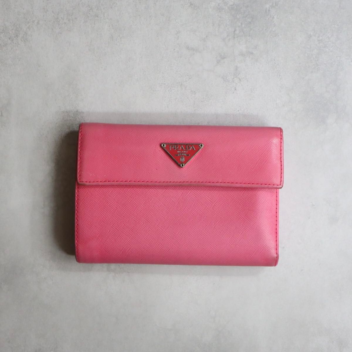 PRADA プラダ / サフィアーノトライアングルコンパクトウォレット