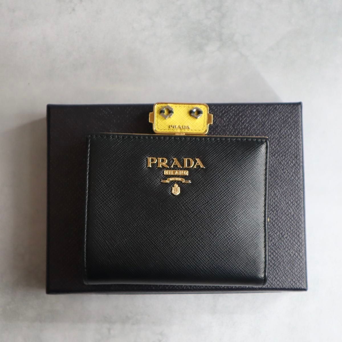 PRADA プラダ / サフィアーノロボットコンパクトウォレット